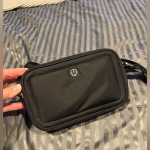 Lululemon cross body camera bag
